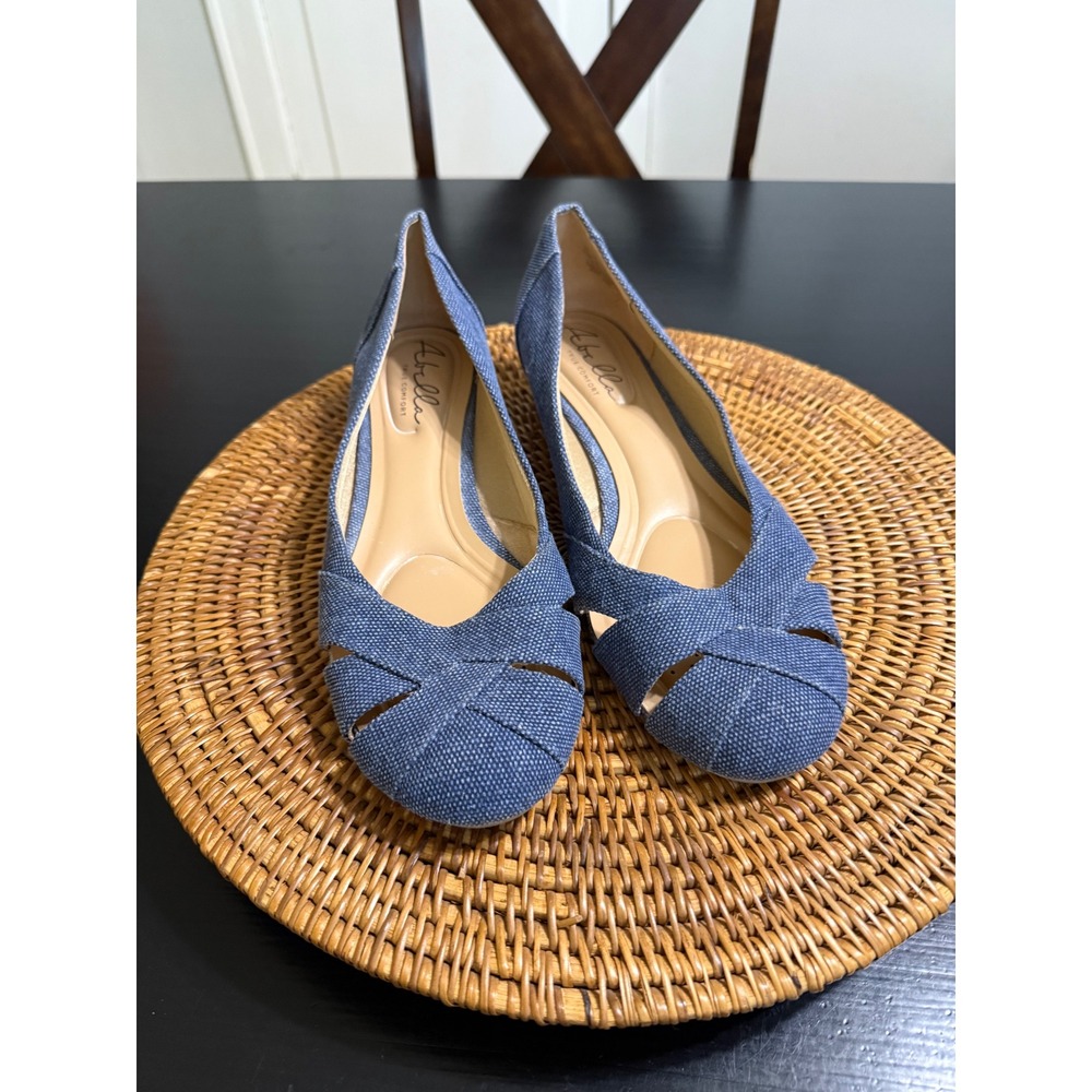 Abella True Comfort Blue Chambray Cutout Wedge Shoes Womens Size 8.5M